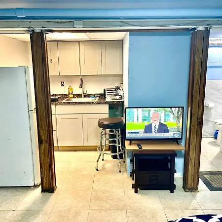 Lga Airport Near, Studio Walk In Bsmt Apt In A Private House! New York Exterior photo