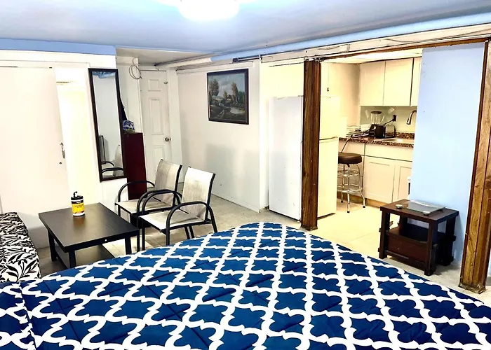 Lga Airport Near, Studio Walk In Bsmt Apt In A Private House!