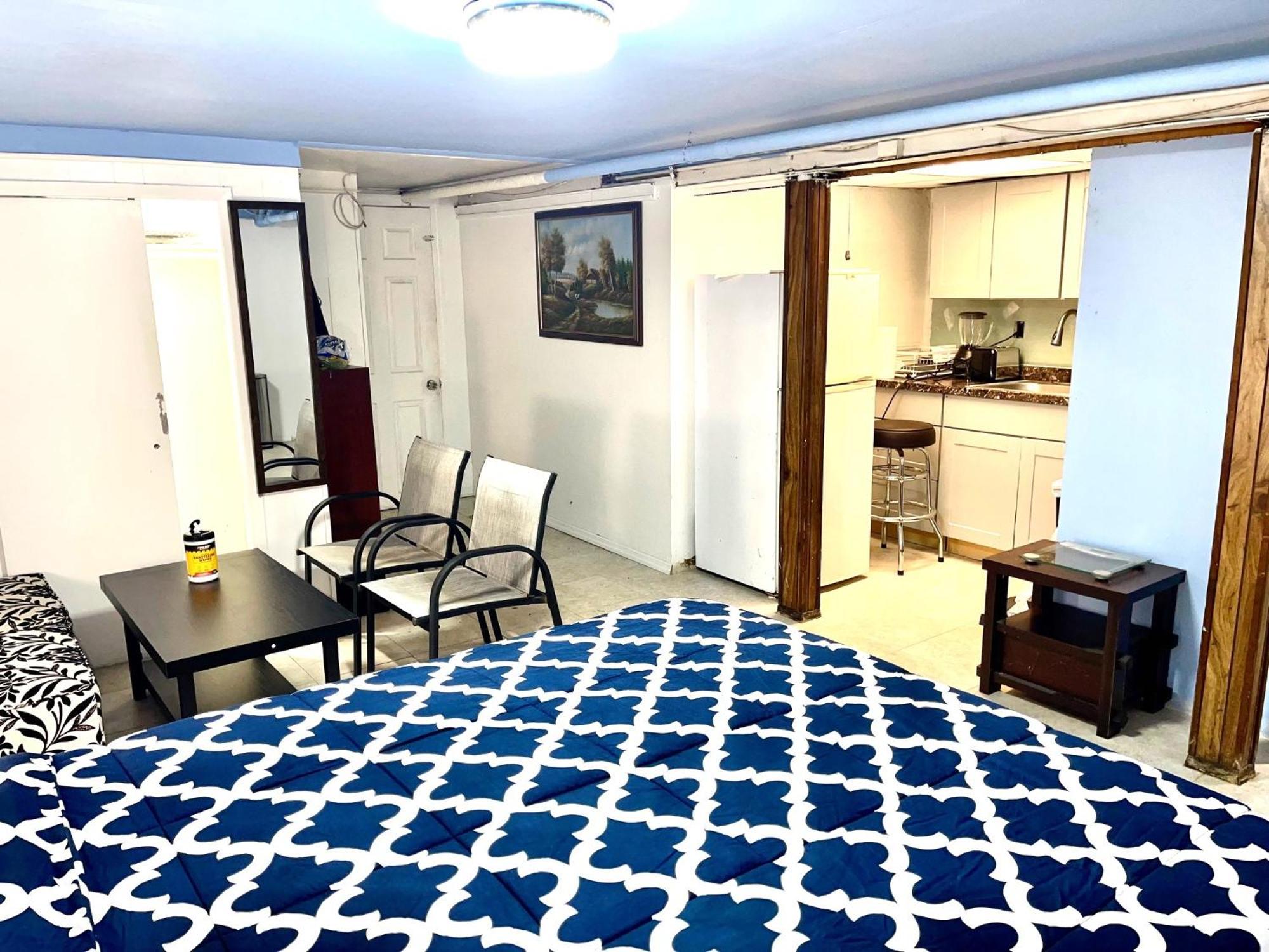 Lga Airport Near, Walk In Bsmt In A Private House! Apartamento Nova Iorque