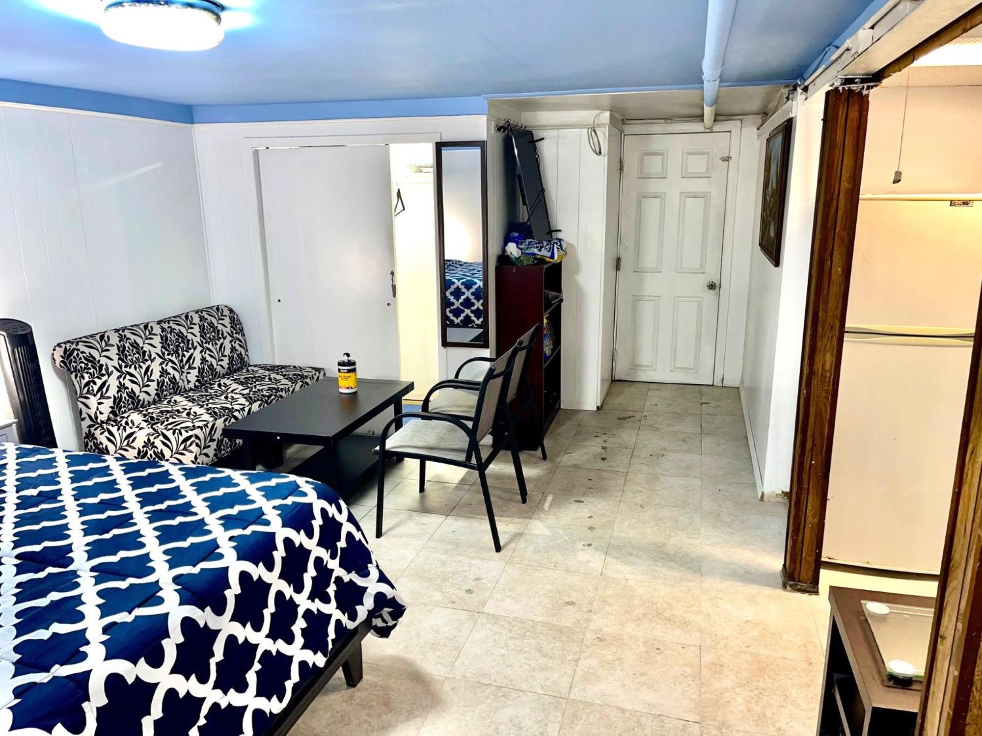 Lga Airport Near, Walk In Bsmt In A Private House! Nueva York